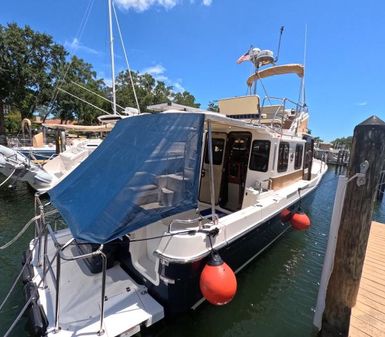 Ranger-tugs R-31-COMMAND-BRIDGE- image