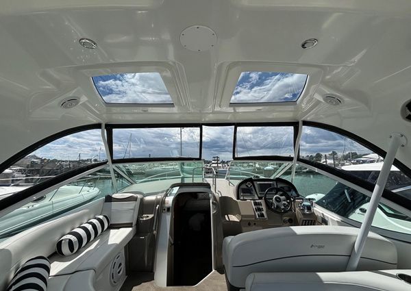 Cruisers-yachts 330-EXPRESS image