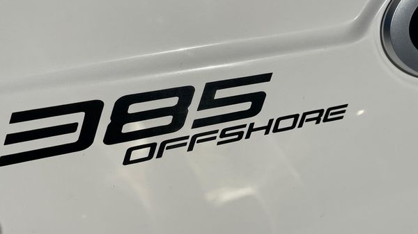 Pursuit OS 385 Offshore