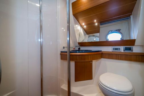 Azimut 50 fly image