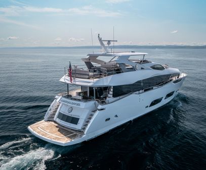 Sunseeker 95 Yacht image