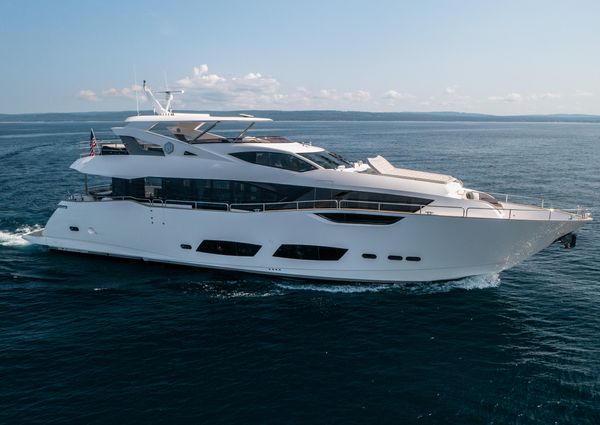 Sunseeker 95 Yacht image