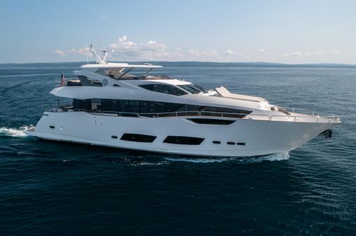 Sunseeker 95 Yacht image