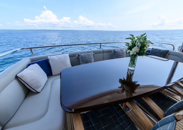 Sunseeker 95 Yacht image