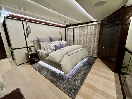 Sunseeker 95 Yacht image