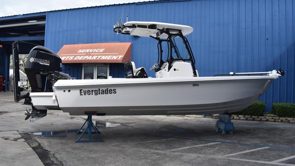 Everglades 243 CC