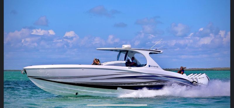 Mystic Powerboats M4200 - main image