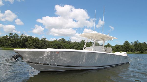 Jupiter 30 Center Console 