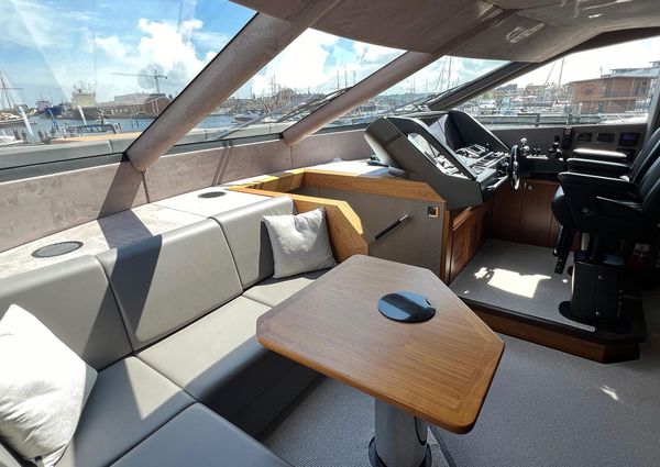 Sunseeker 86-YACHT image