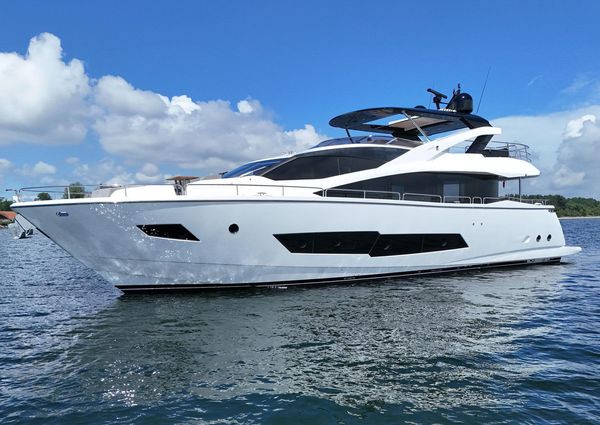 Sunseeker 86-YACHT image