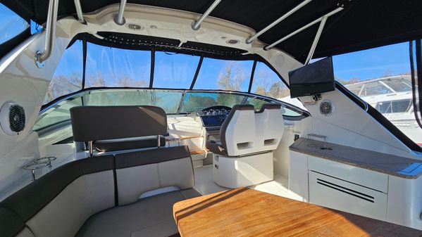 Sea Ray 350 Sundancer image