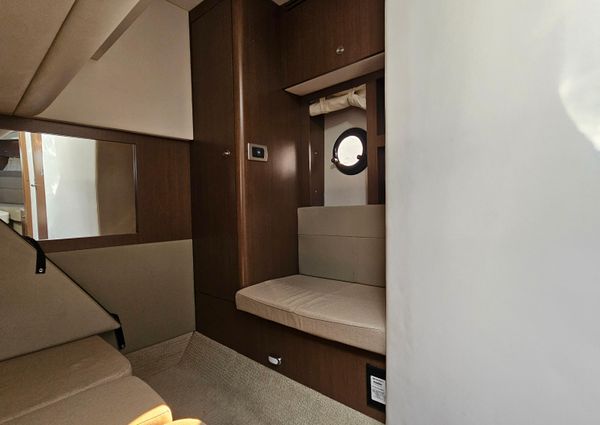 Sea Ray 350 Sundancer image