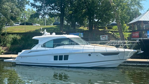 Cruisers Yachts 45 Cantius