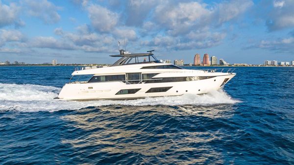 Ferretti Yachts 920 