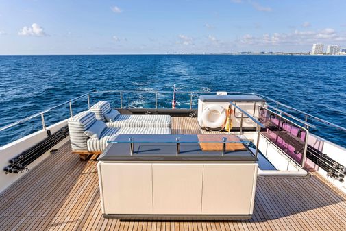 Ferretti Yachts 920 image