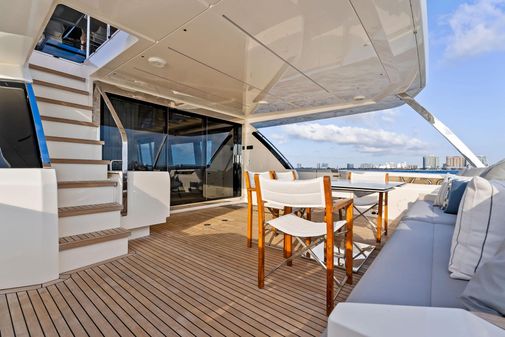 Ferretti Yachts 920 image