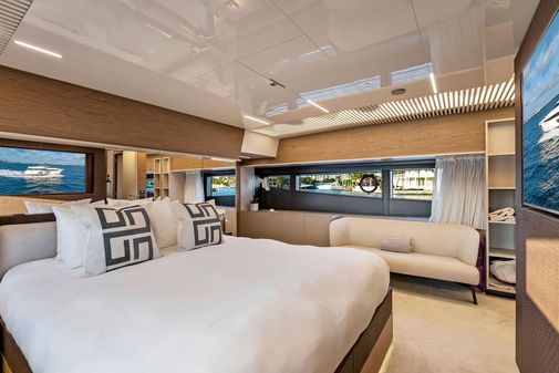 Ferretti Yachts 920 image