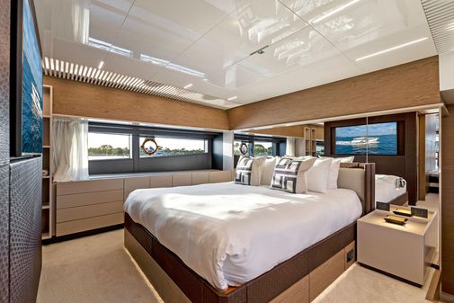 Ferretti Yachts 920 image