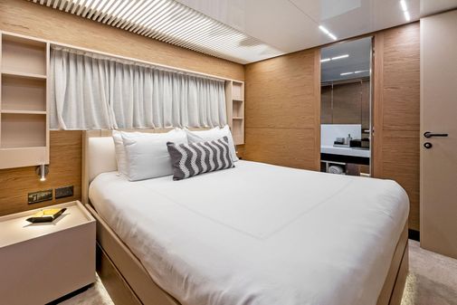 Ferretti Yachts 920 image