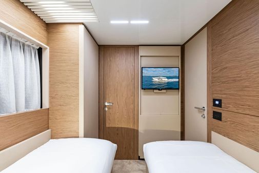 Ferretti Yachts 920 image