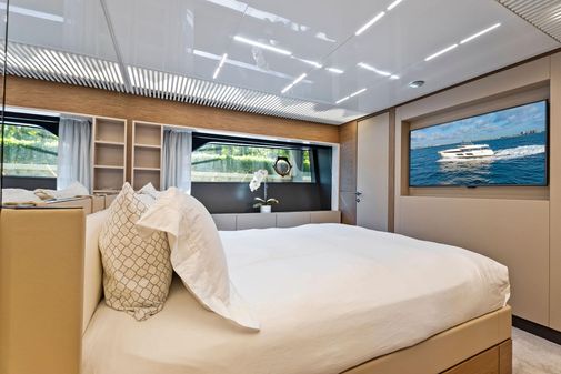 Ferretti Yachts 920 image