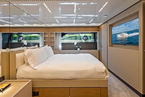 Ferretti Yachts 920 image