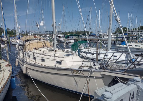 Island Packet 35 image