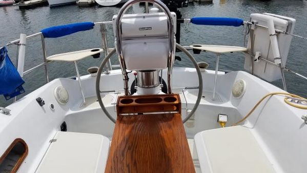Ericson 381 image