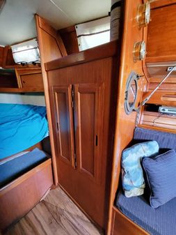 Ericson 381 image