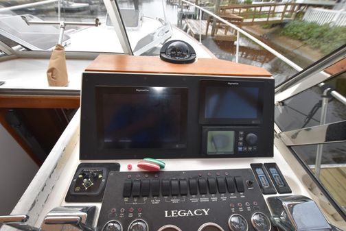 Legacy 34 Express image