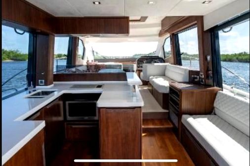 Galeon 500 Fly image