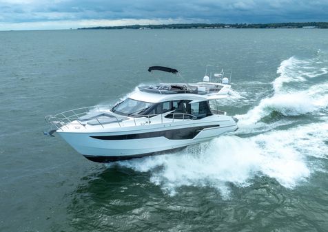 Galeon 500 Fly image