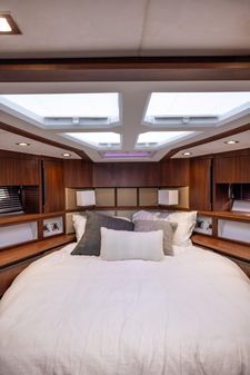 Galeon 500 Fly image