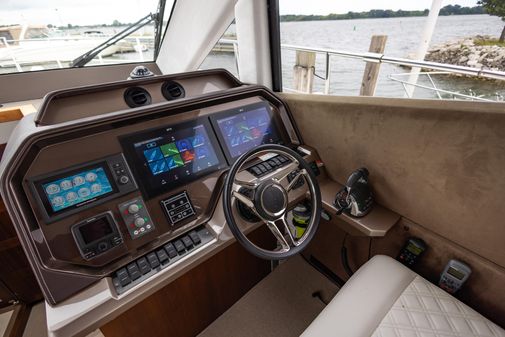 Galeon 500 Fly image