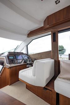 Galeon 500 Fly image