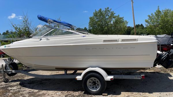 Bayliner 2152 CUDDY