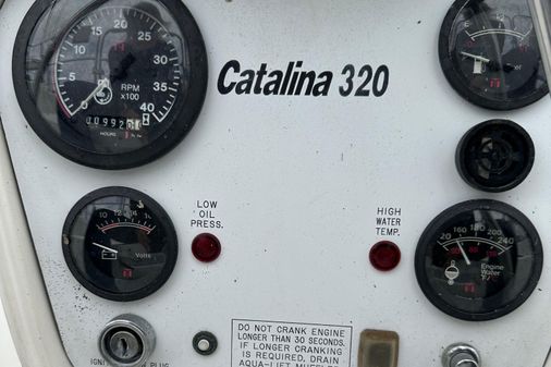 Catalina 320 image