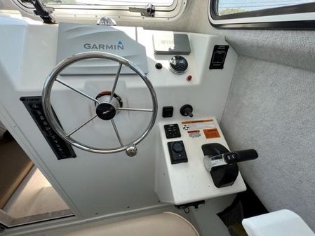 Parker 2520 XL Sport Cabin image
