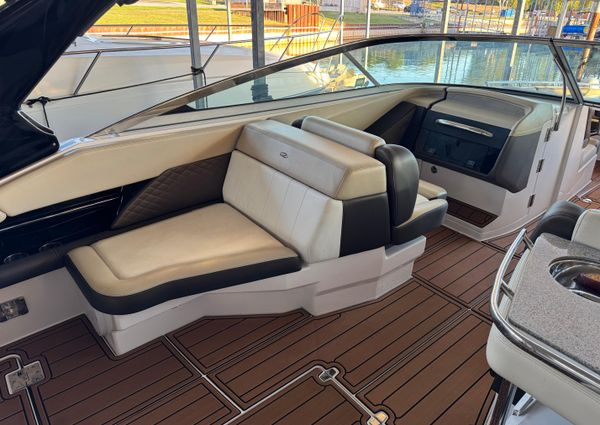 Regal 3200-BOWRIDER image