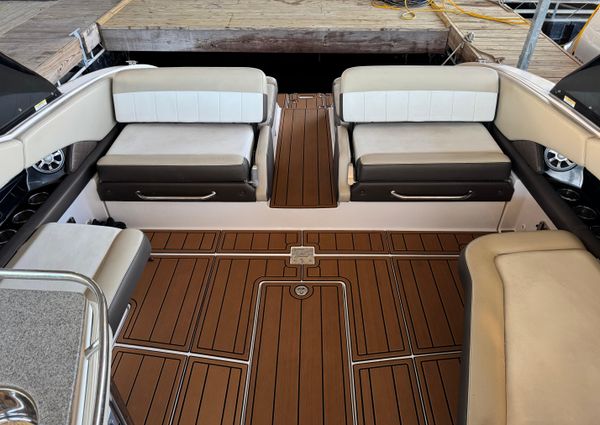 Regal 3200-BOWRIDER image