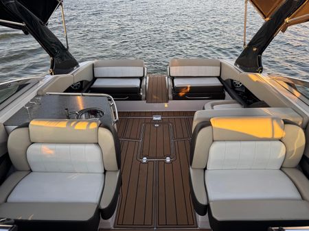 Regal 3200-BOWRIDER image