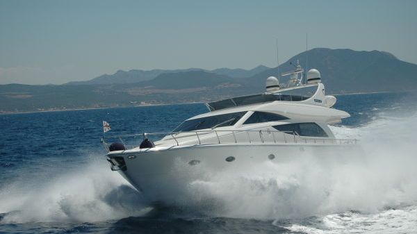 Uniesse Marine 65 fly