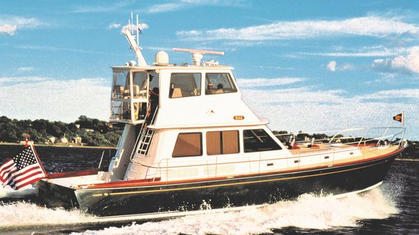 Alden Flybridge Motor Yacht 