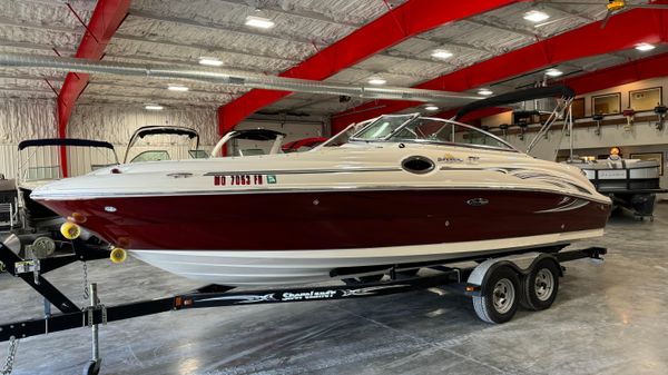 Sea Ray 240 Sundeck 