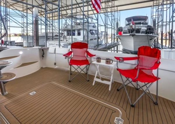 Carver 530-VOYAGER-PILOTHOUSE image