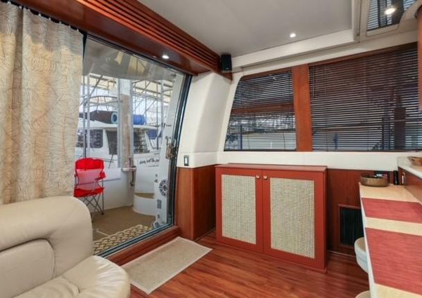 Carver 530-VOYAGER-PILOTHOUSE image