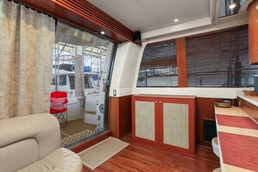 Carver 530-VOYAGER-PILOTHOUSE image