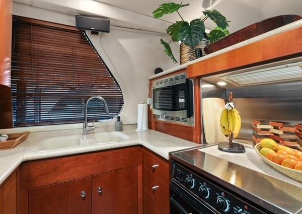 Carver 530-VOYAGER-PILOTHOUSE image