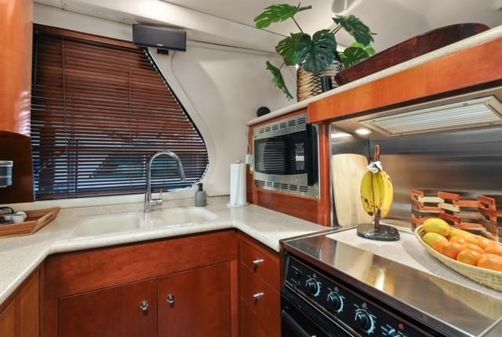 Carver 530-VOYAGER-PILOTHOUSE image