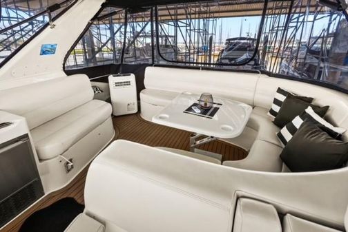 Carver 530-VOYAGER-PILOTHOUSE image